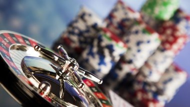 kaskustoto alternatif mobile app interface showing football markets and live casino options